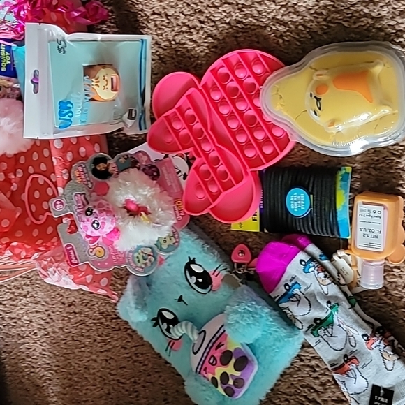 18 items gift basket 18 items gift basket 18 items gift basket 18 items gift bas - Picture 13 of 17